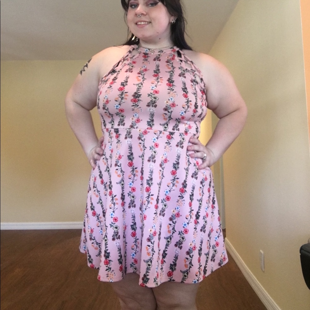 Dress - Picture 2 of 2